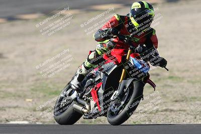 media/Jan-15-2026-Racers Edge (Thu) [[dfebeb70ab]]/3-B Group/Session 2 (Bowl Exit)/